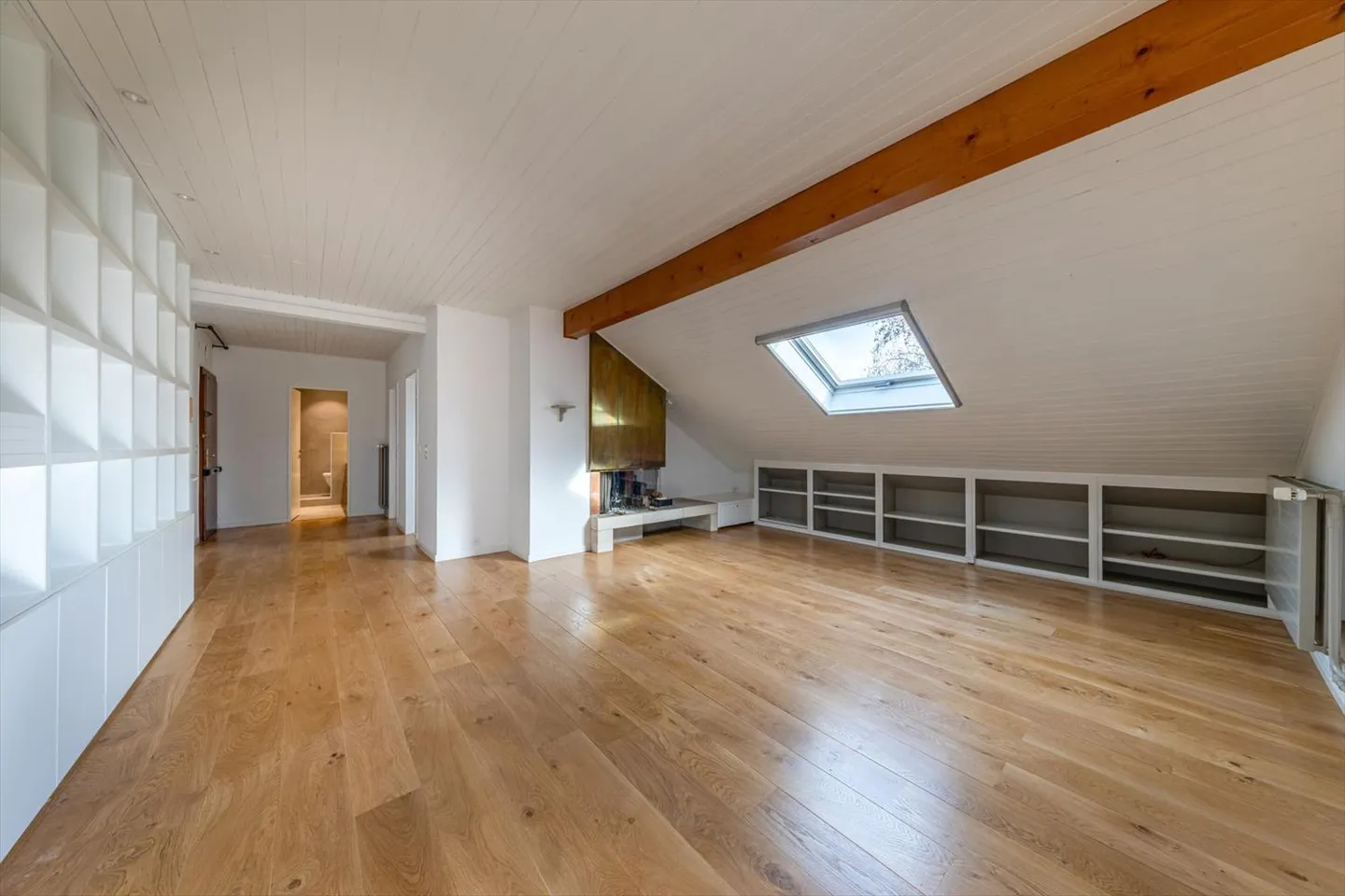 Top floor 3 rooms - Photo 2 of 10