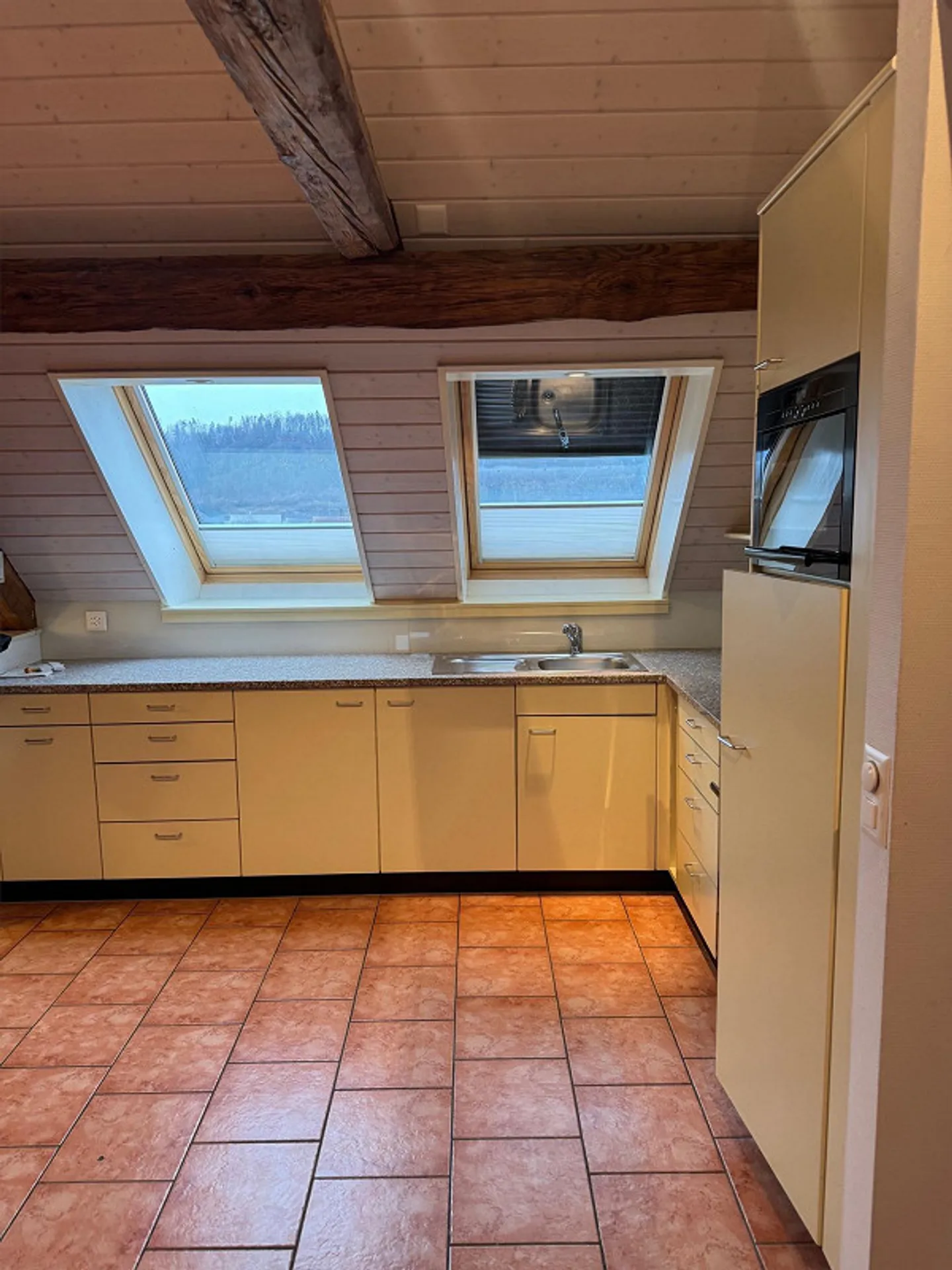 Appartamento mansardato 2,5 locali con galleria in posizione tranquilla - Foto 1 di 7