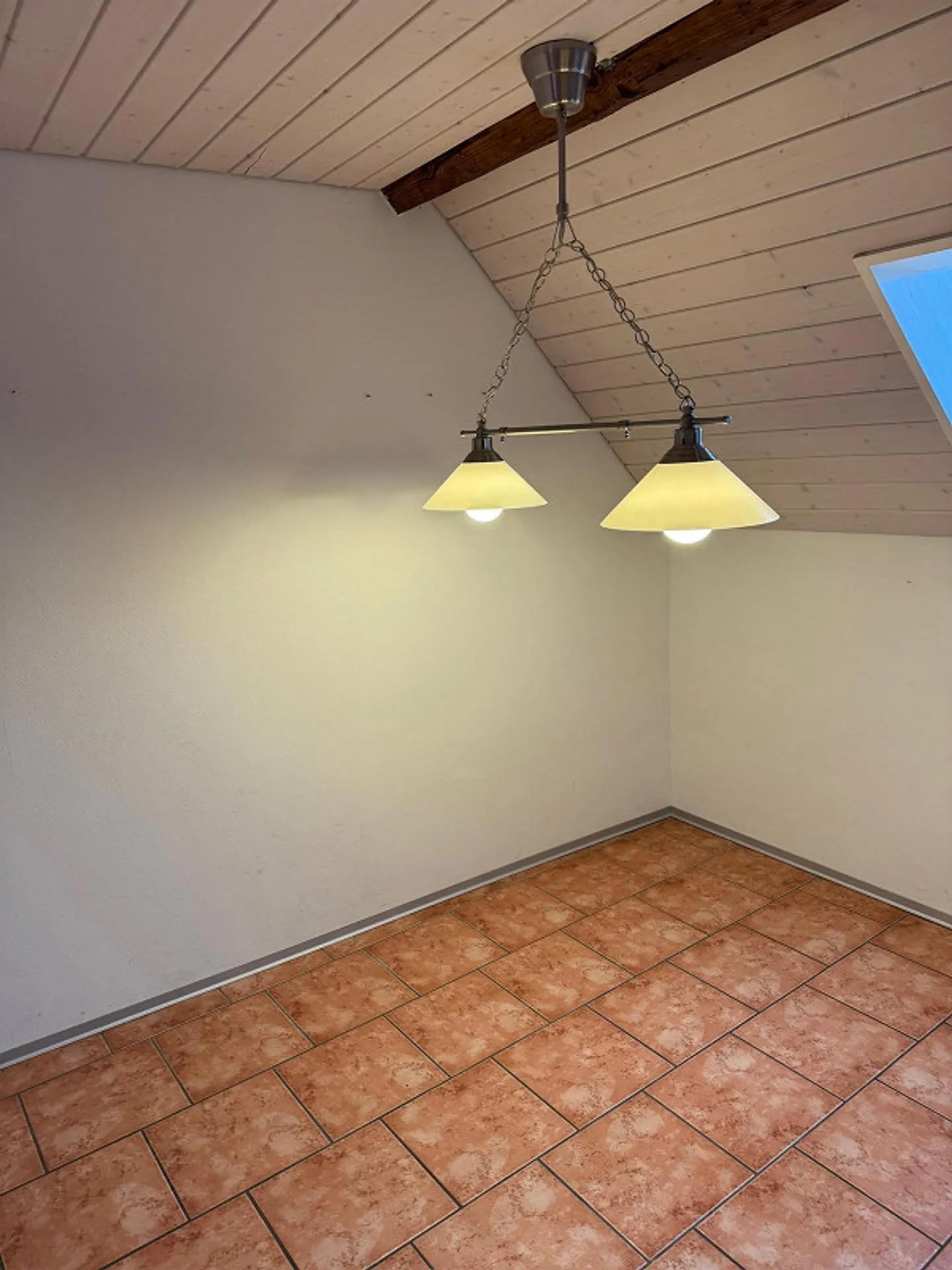 Appartamento mansardato 2,5 locali con galleria in posizione tranquilla - Foto 3 di 7