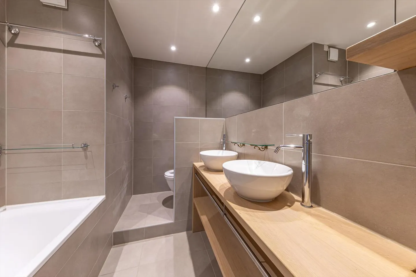 Top floor 3 rooms - Photo 8 of 10