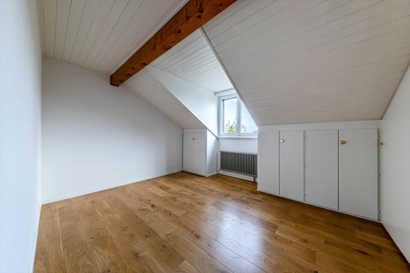 Top floor 3 rooms - Photo 9 of 10