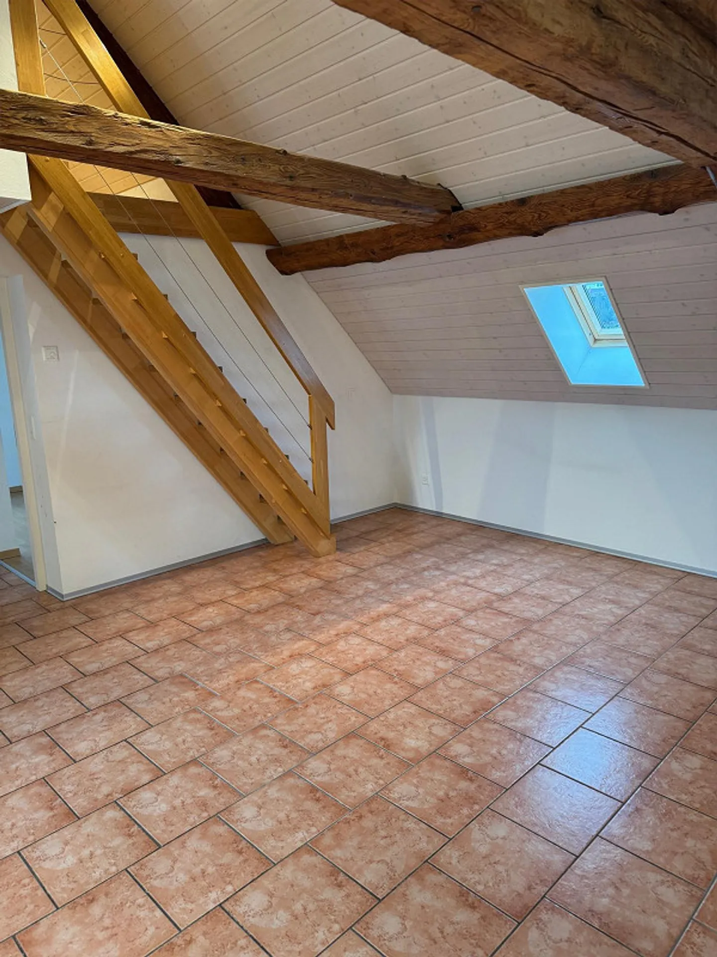 Appartamento mansardato 2,5 locali con galleria in posizione tranquilla - Foto 4 di 7