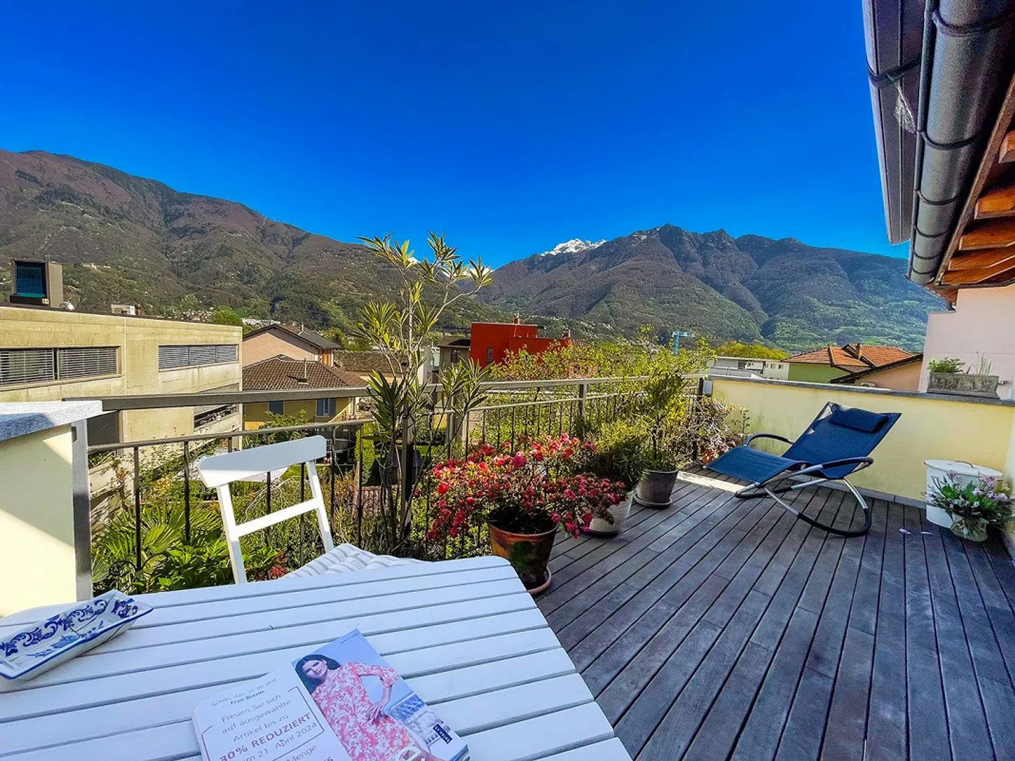 Single-family house completely renovated, 5.5 rooms with garden and parking spaces - Photo 6 of 13