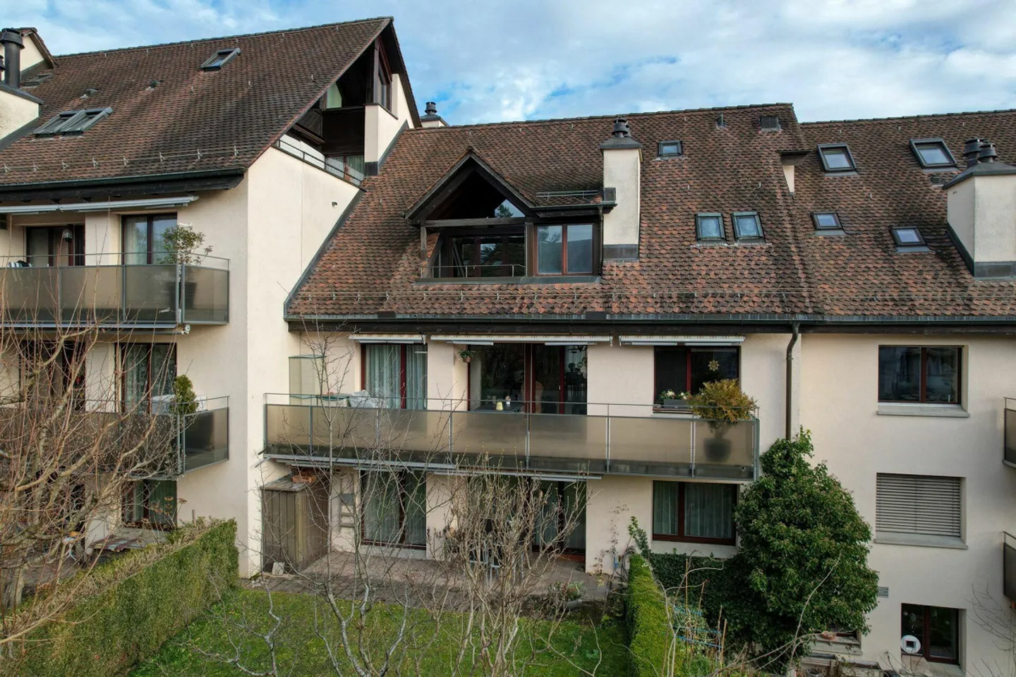Romantic penthouse maisonette for renovation - Photo 1 of 7