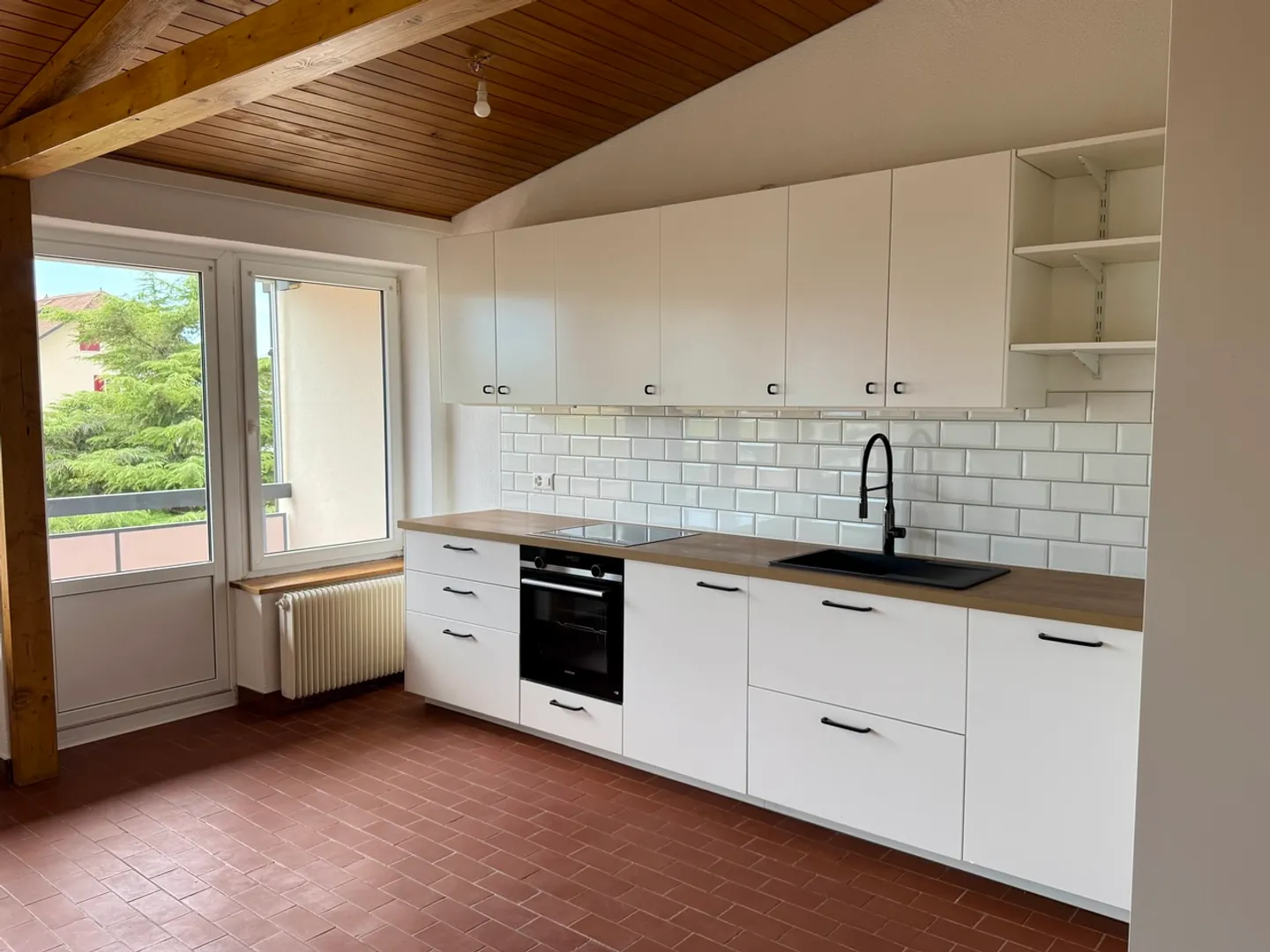 Appartement Charmant avec Balcon - Photo 2 sur 10