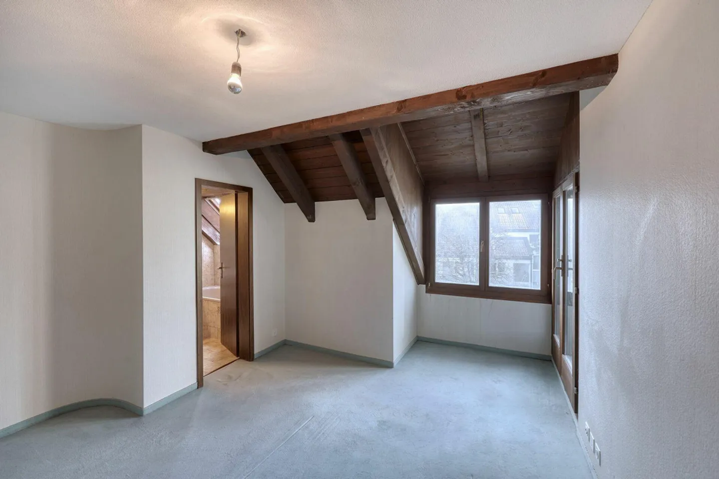 Romantic penthouse maisonette for renovation - Photo 2 of 7