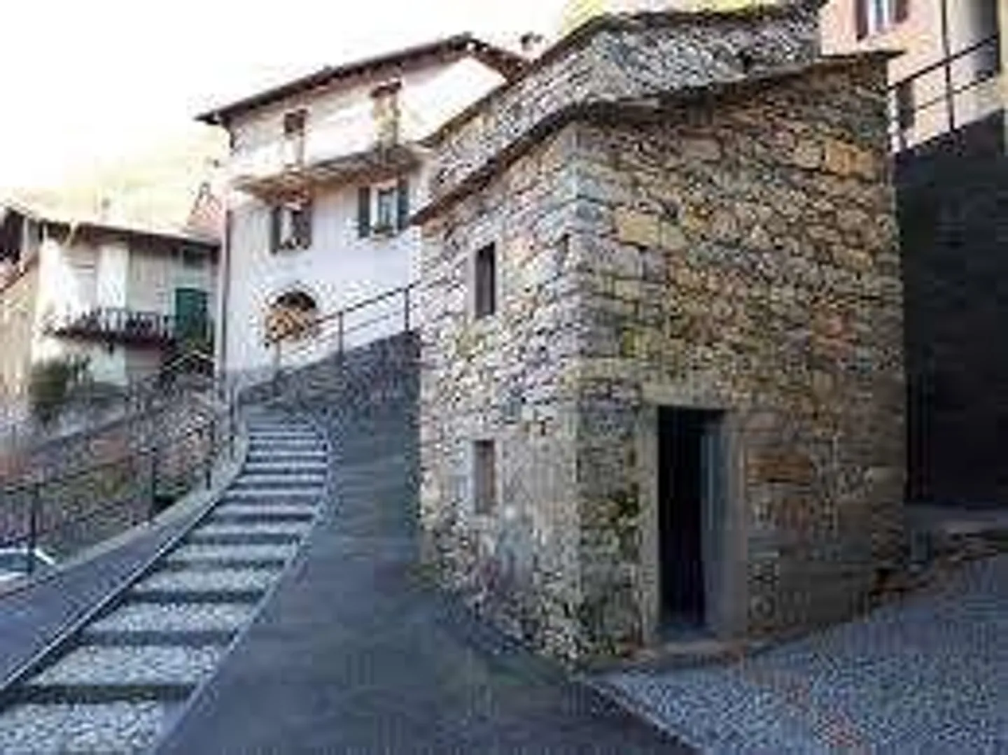 Authentic rustic in the heart of Cabbio - Municipality of Breggia - Photo 4 of 5