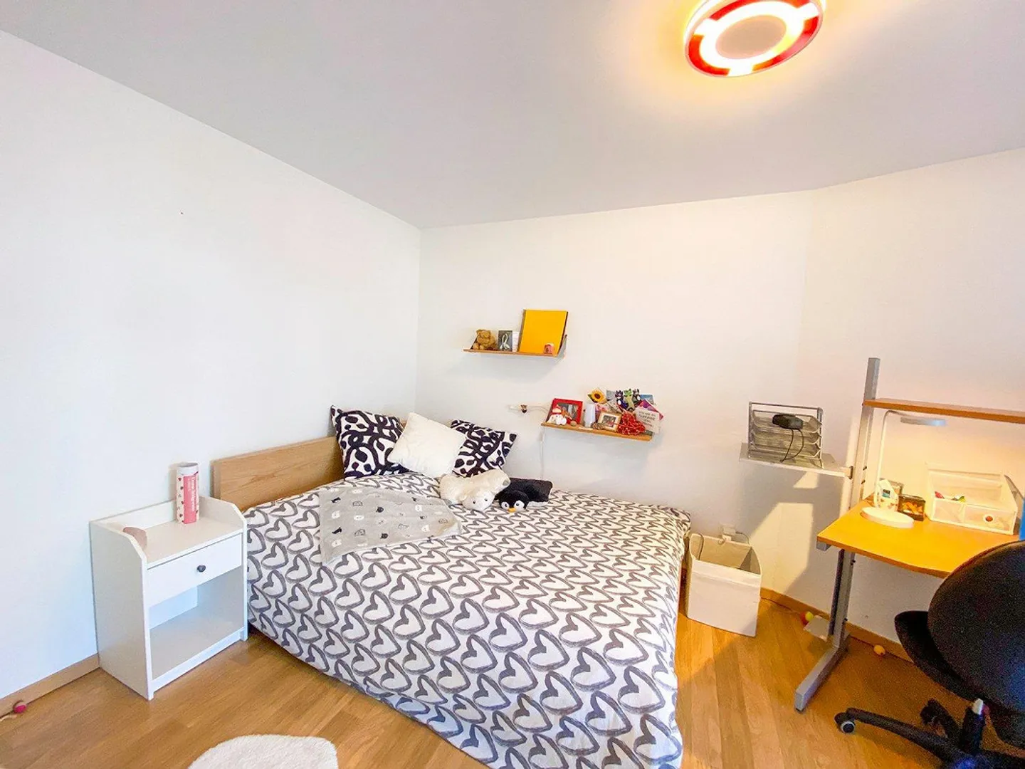 Single-family house completely renovated, 5.5 rooms with garden and parking spaces - Photo 11 of 13