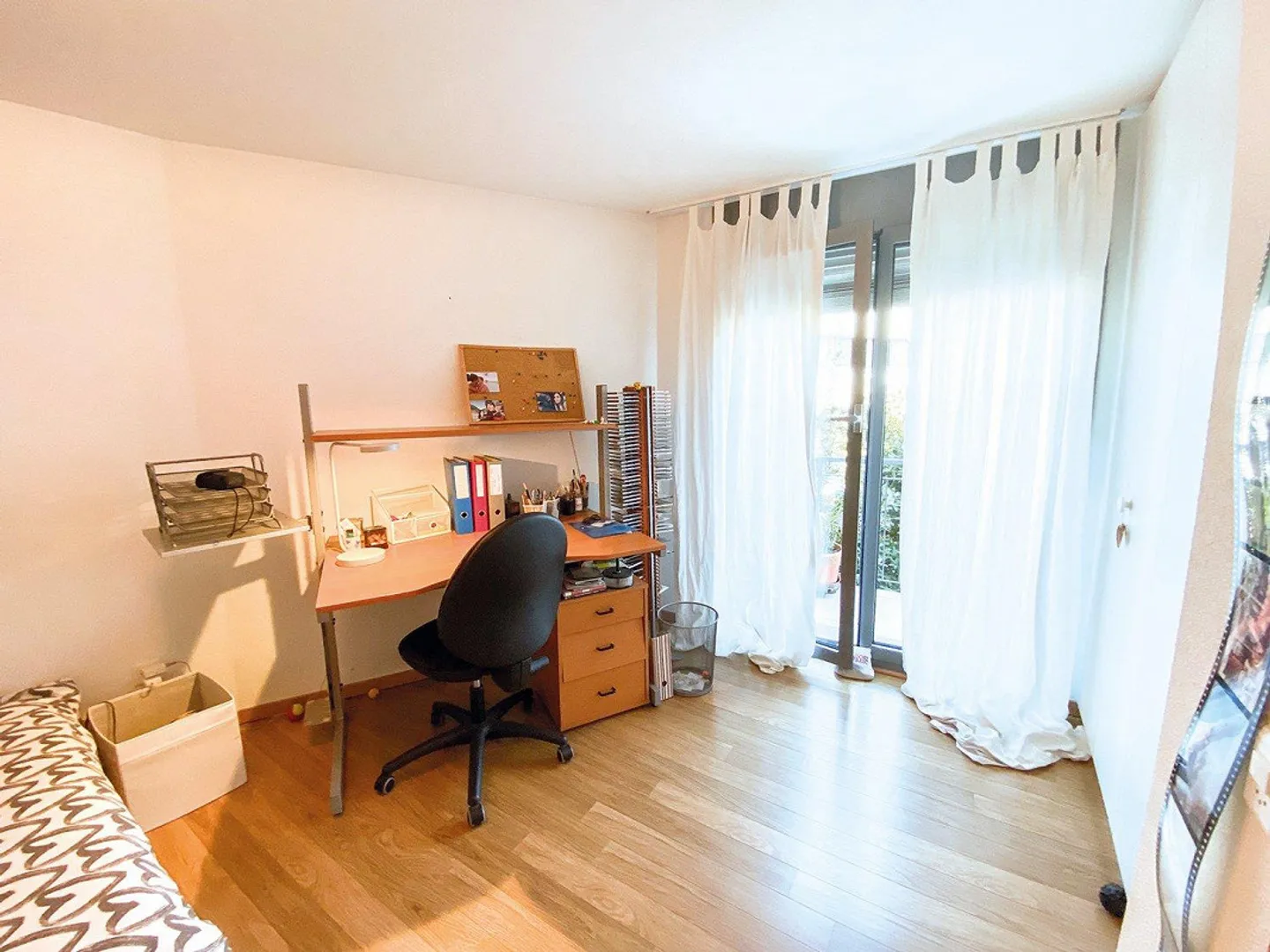 Single-family house completely renovated, 5.5 rooms with garden and parking spaces - Photo 12 of 13