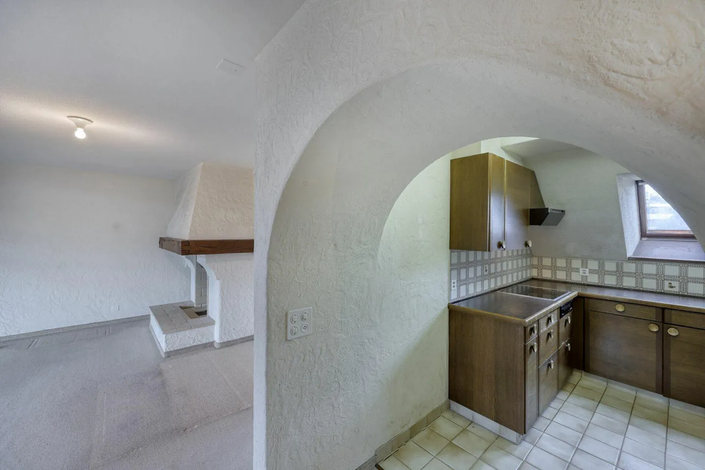 Romantic penthouse maisonette for renovation - Photo 5 of 7