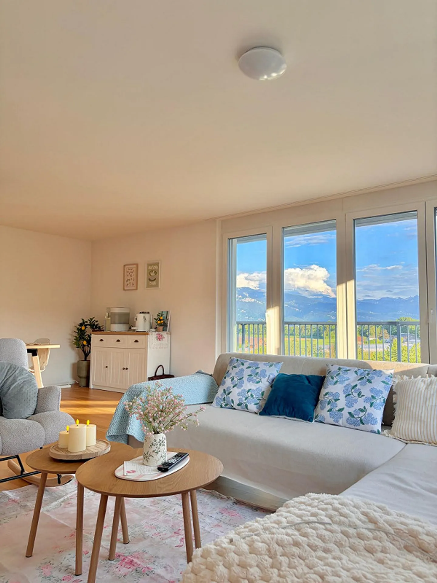 Modernes Apartment mit Bergsicht - Foto 1 von 6