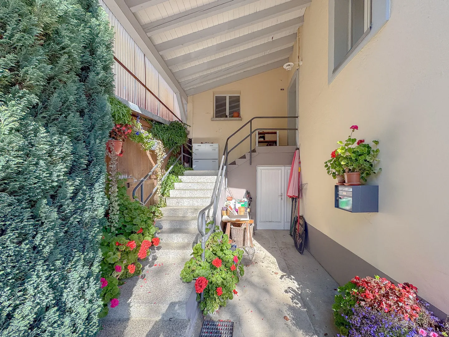 Casa con garage Grandi volumi e potenziale di ampliamento - Foto 7 di 26