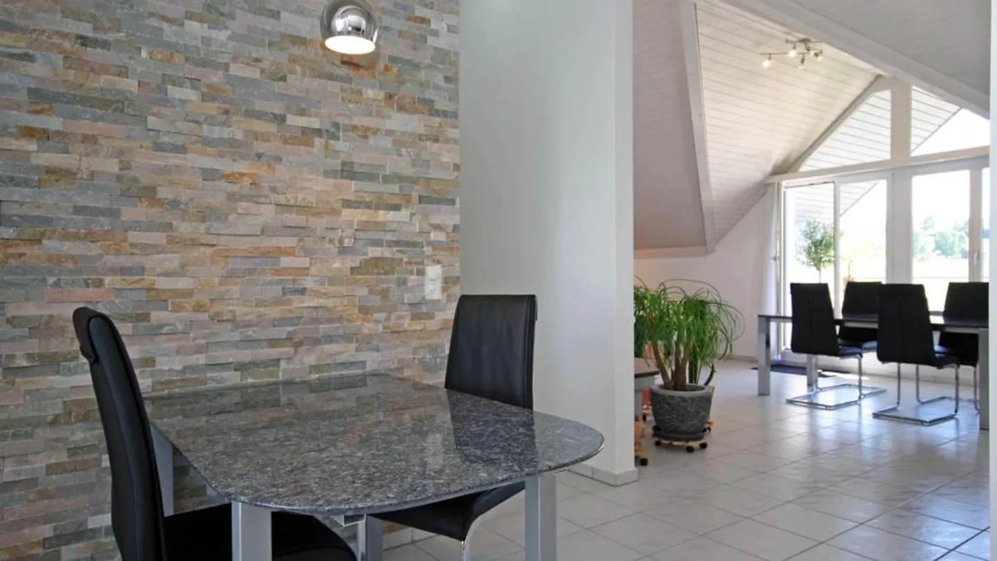 Spacious 4½-Room Apartment - Photo 2 of 12