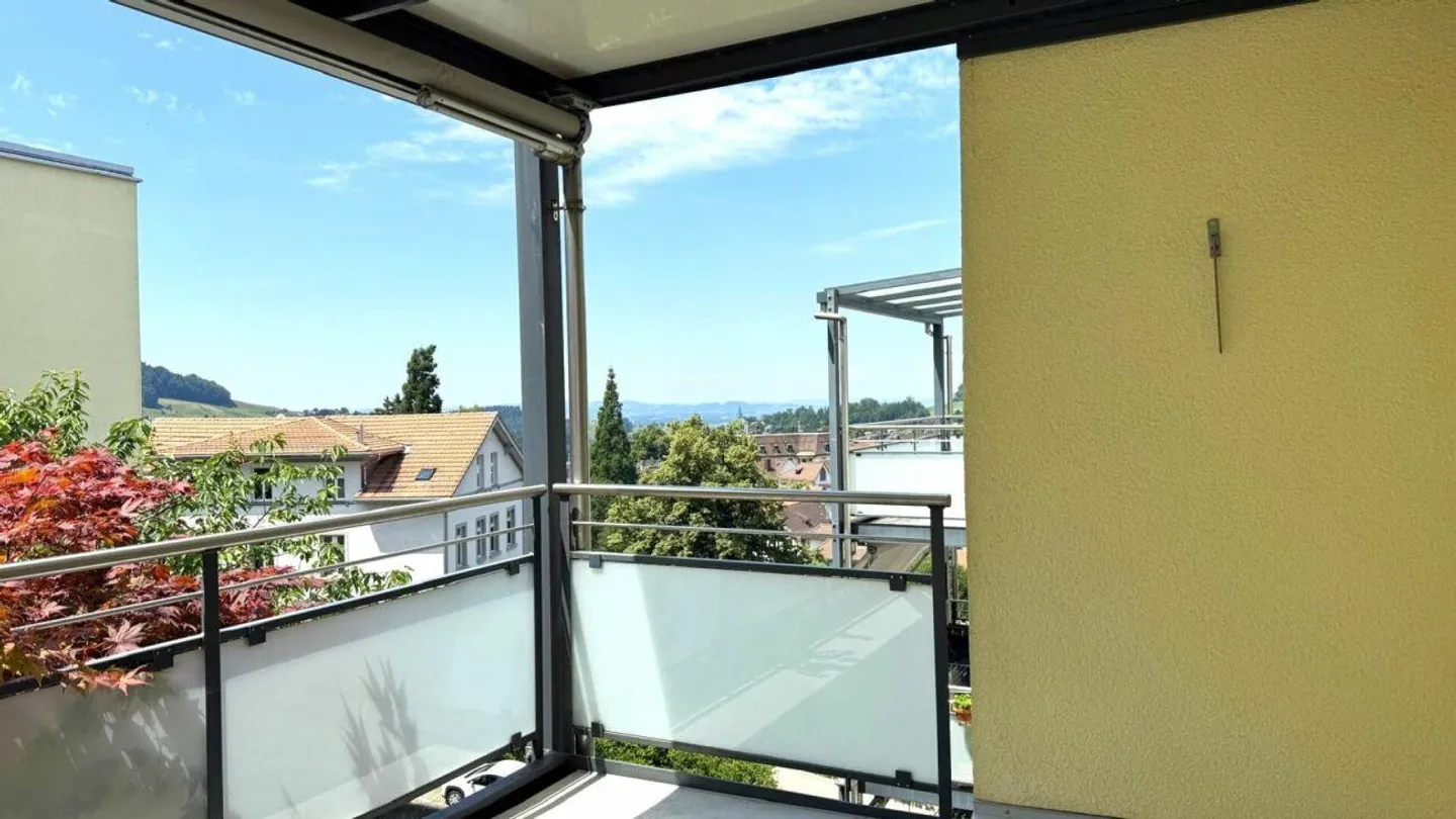 4 Zimmer Wohnung mit Aussicht - Foto 2 von 6