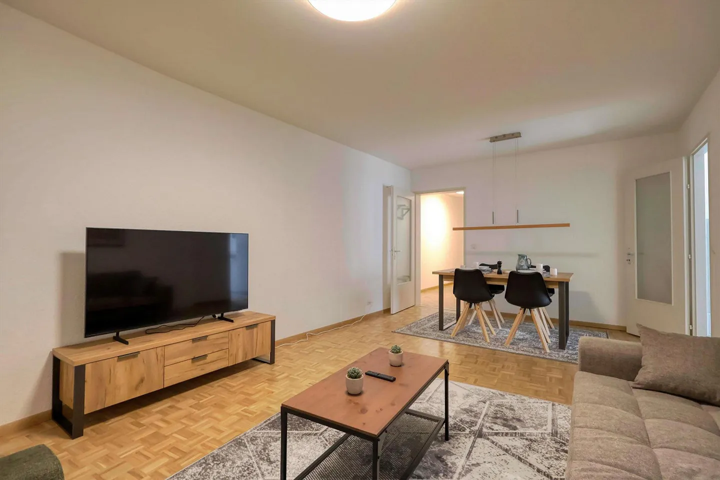 Coliving Comfort and Community in the Heart of Geneva - Photo 9 of 18