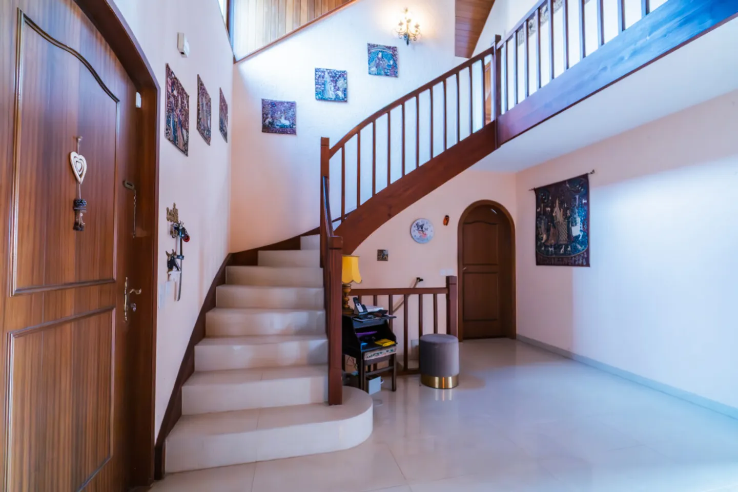 Family home with exceptional garden - Photo 3 of 10