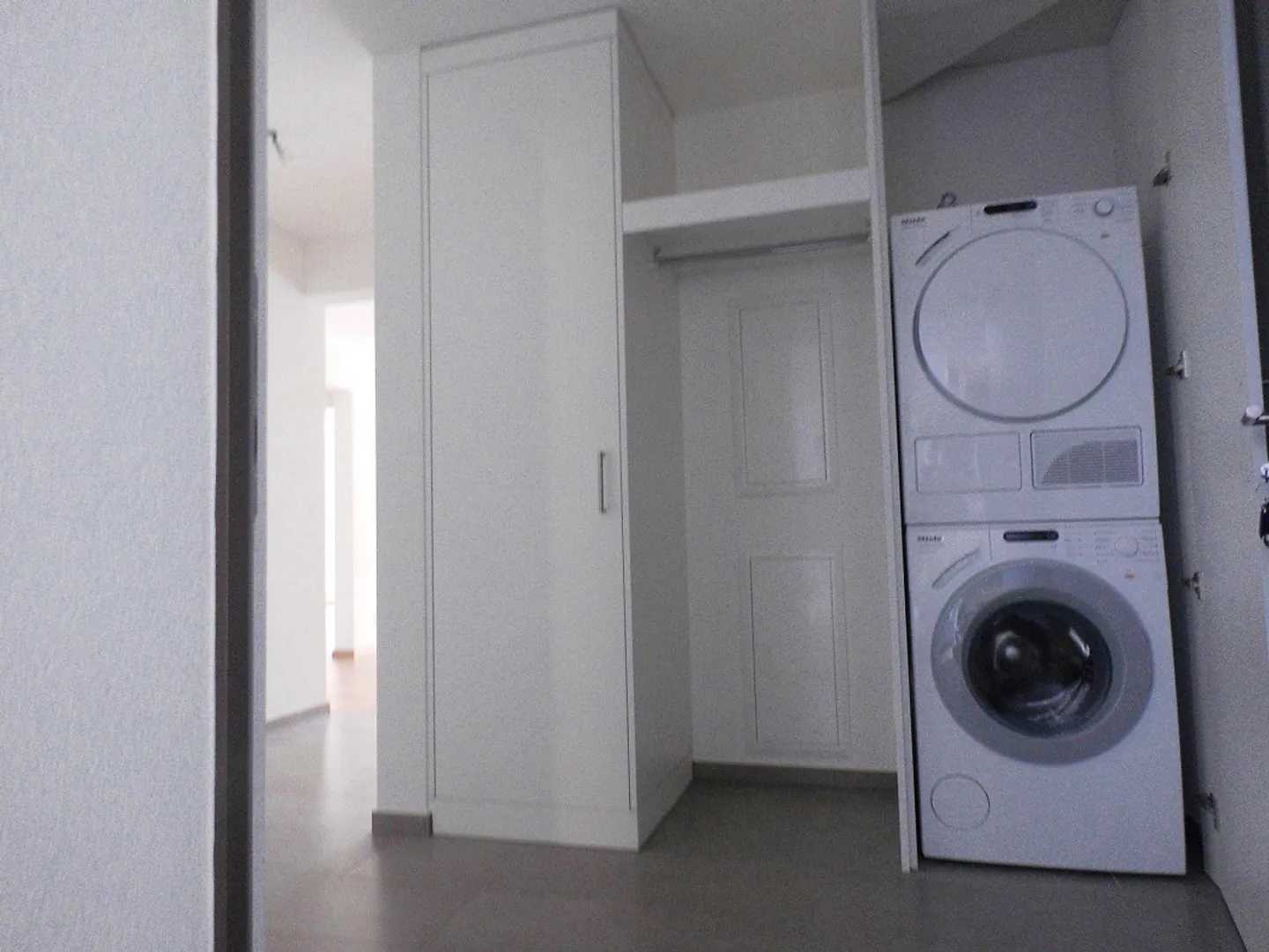 Appartement moderne de 3,5 pièces avec grand balcon - Photo 8 sur 8