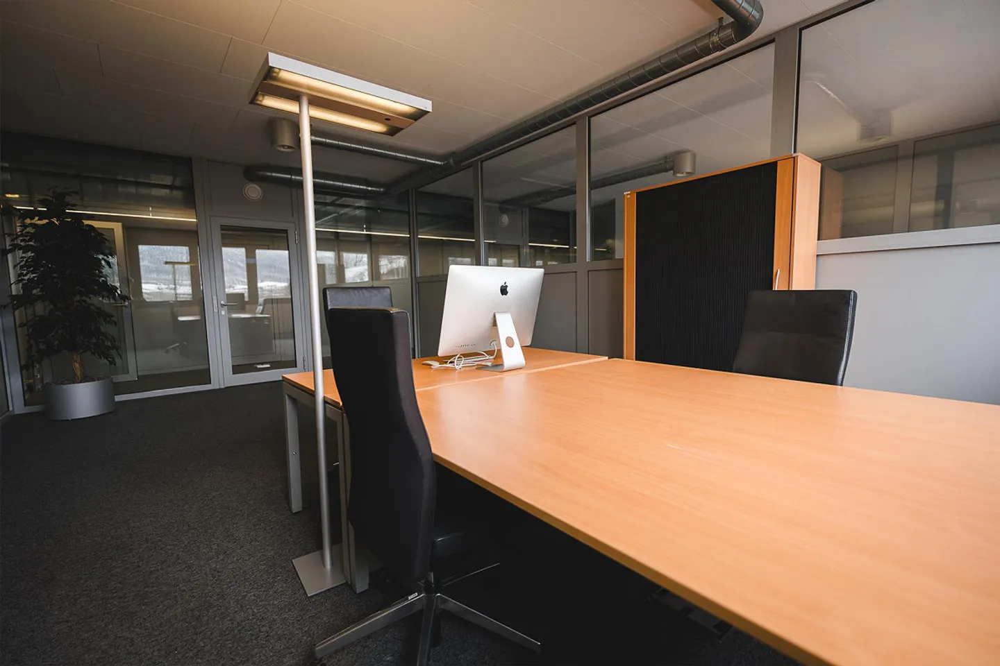 Spazio ufficio di 32 m² a Brunnen in affitto - Foto 1 di 8