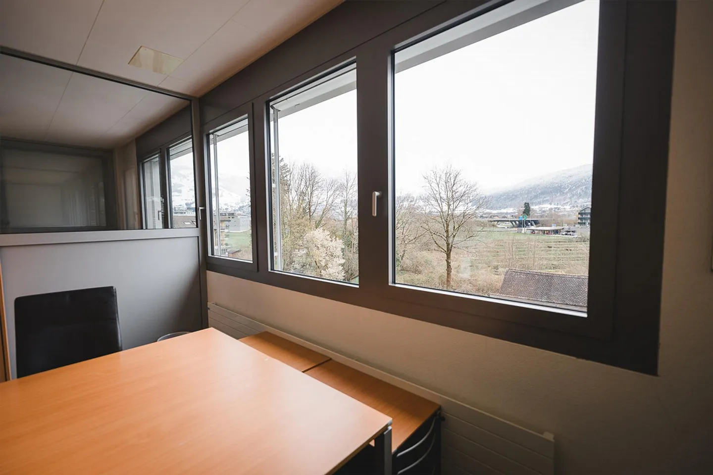 Spazio ufficio di 32 m² a Brunnen in affitto - Foto 5 di 8