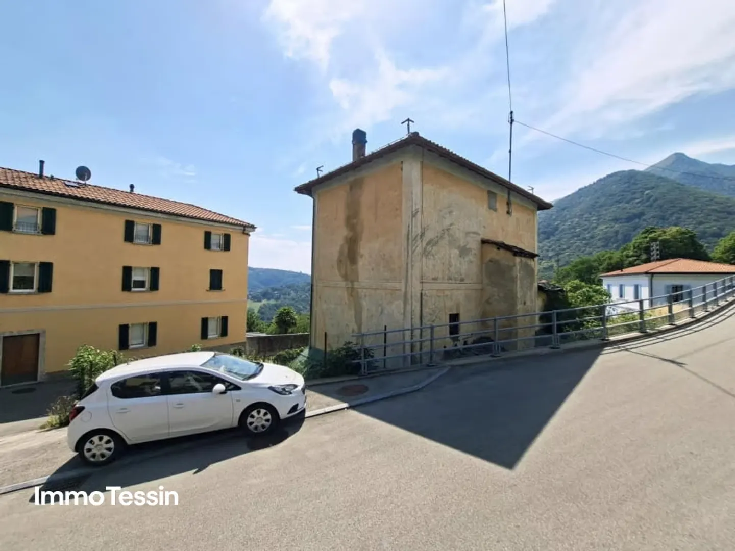 Agno Nearby: Property for Renovation with Breathtaking Views of the Ticino Mountains - Photo 10 of 10