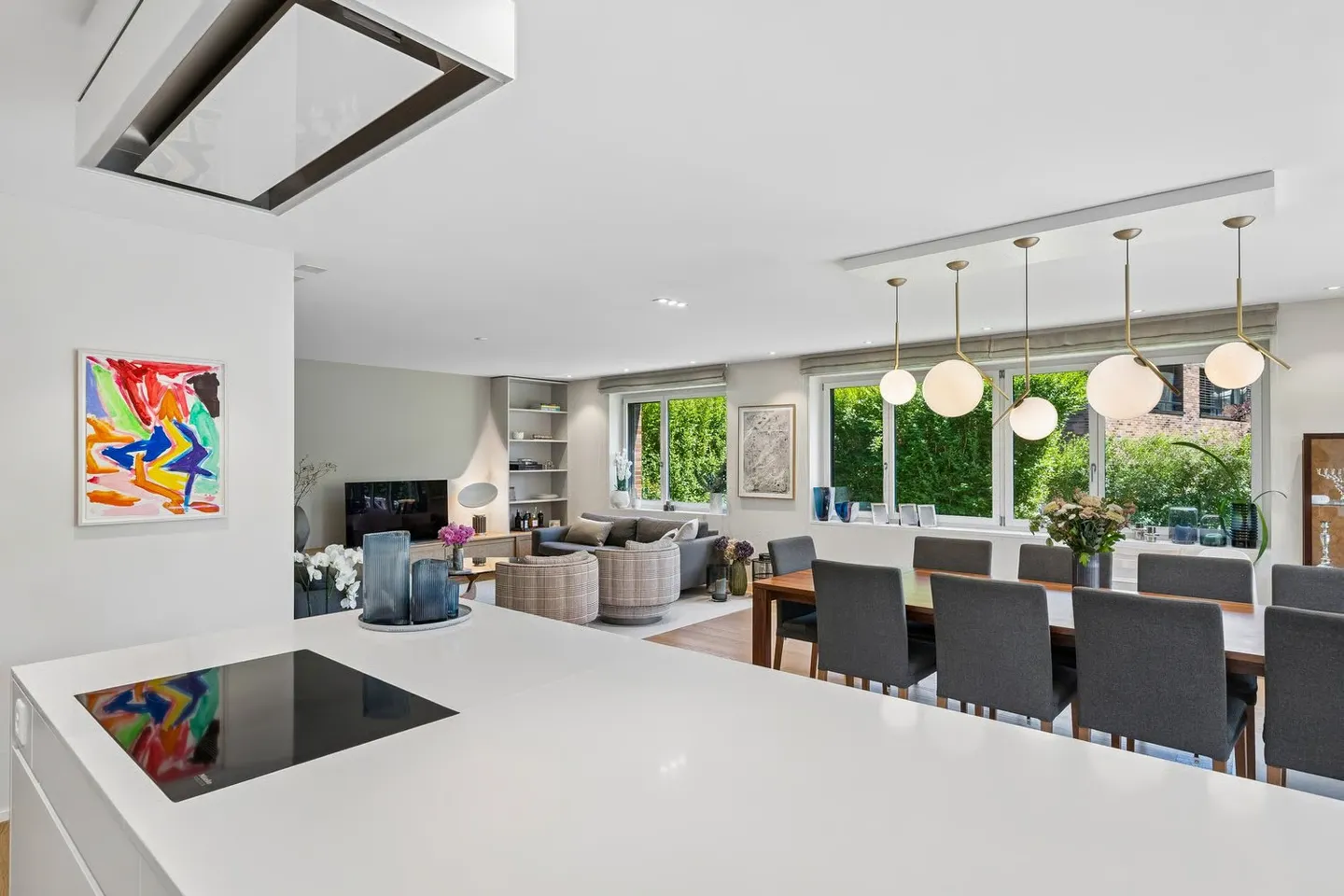 Exclusive 6.5 room garden apartment with high end finishes and private sauna - Photo 3 of 44