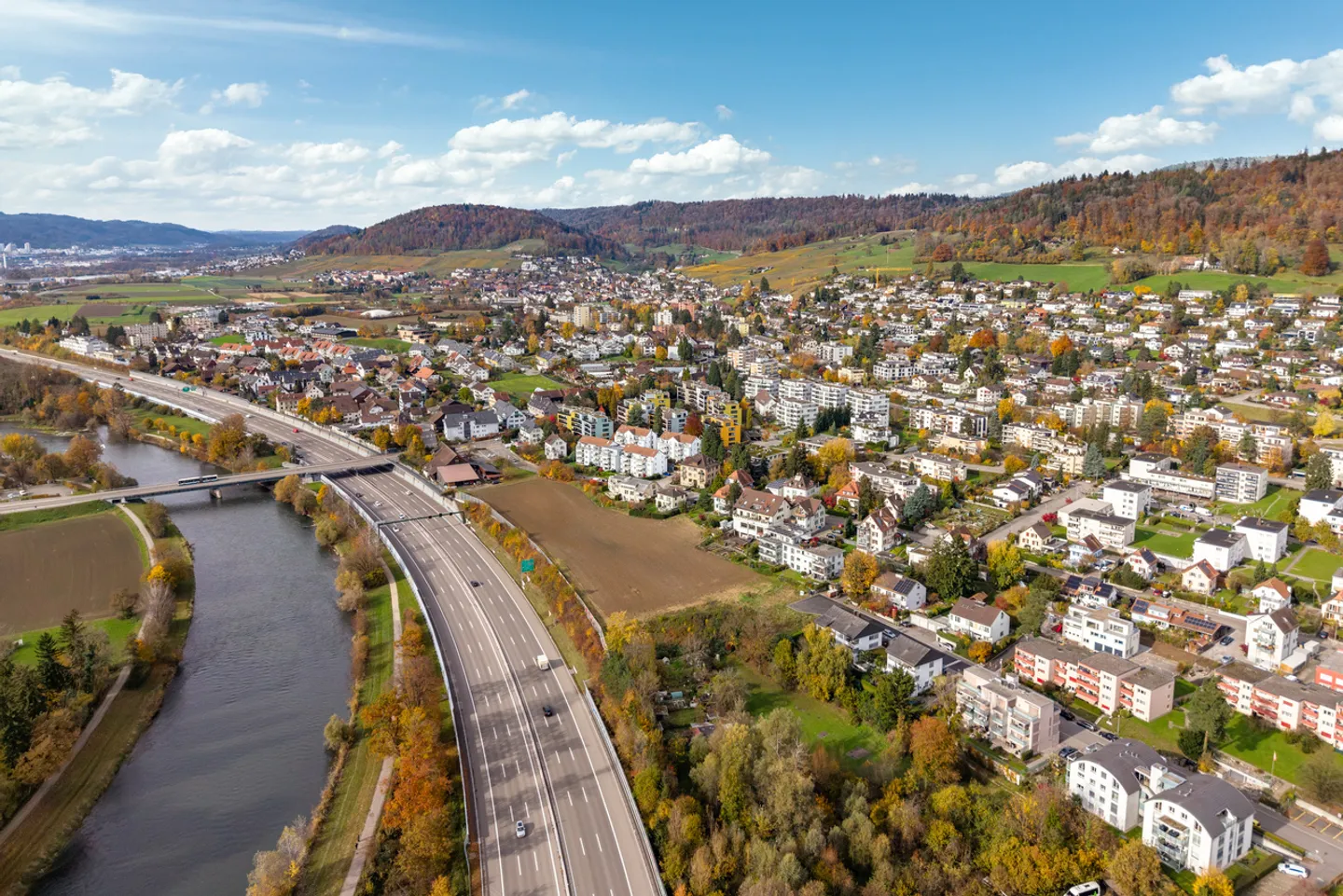 Attractive commercial land in Unterengstringen ZH - Photo 3 of 5