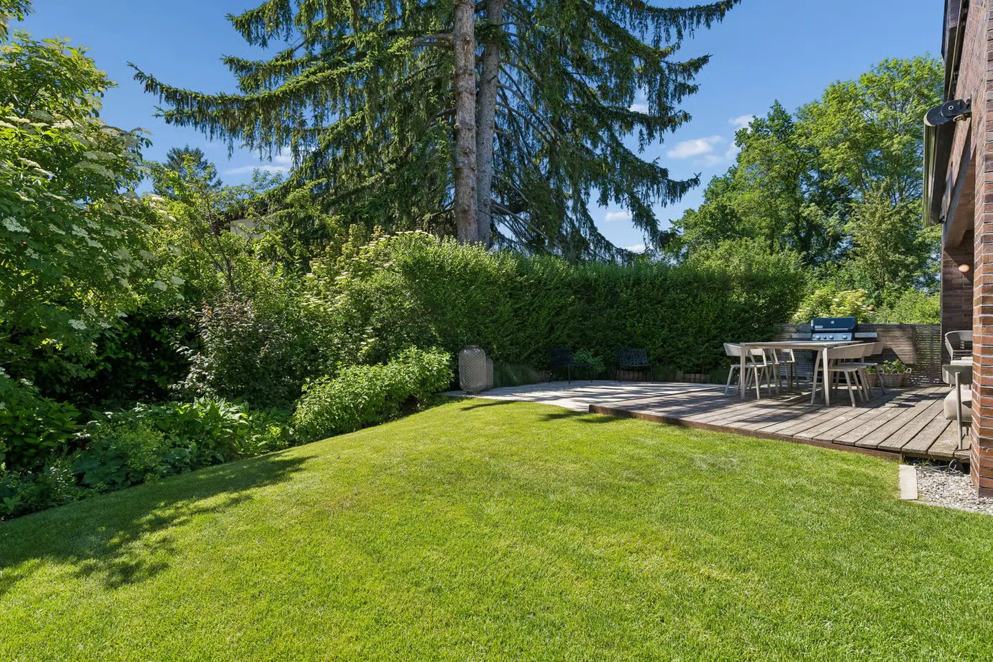 Exclusive 6.5 room garden apartment with high end finishes and private sauna - Photo 4 of 44