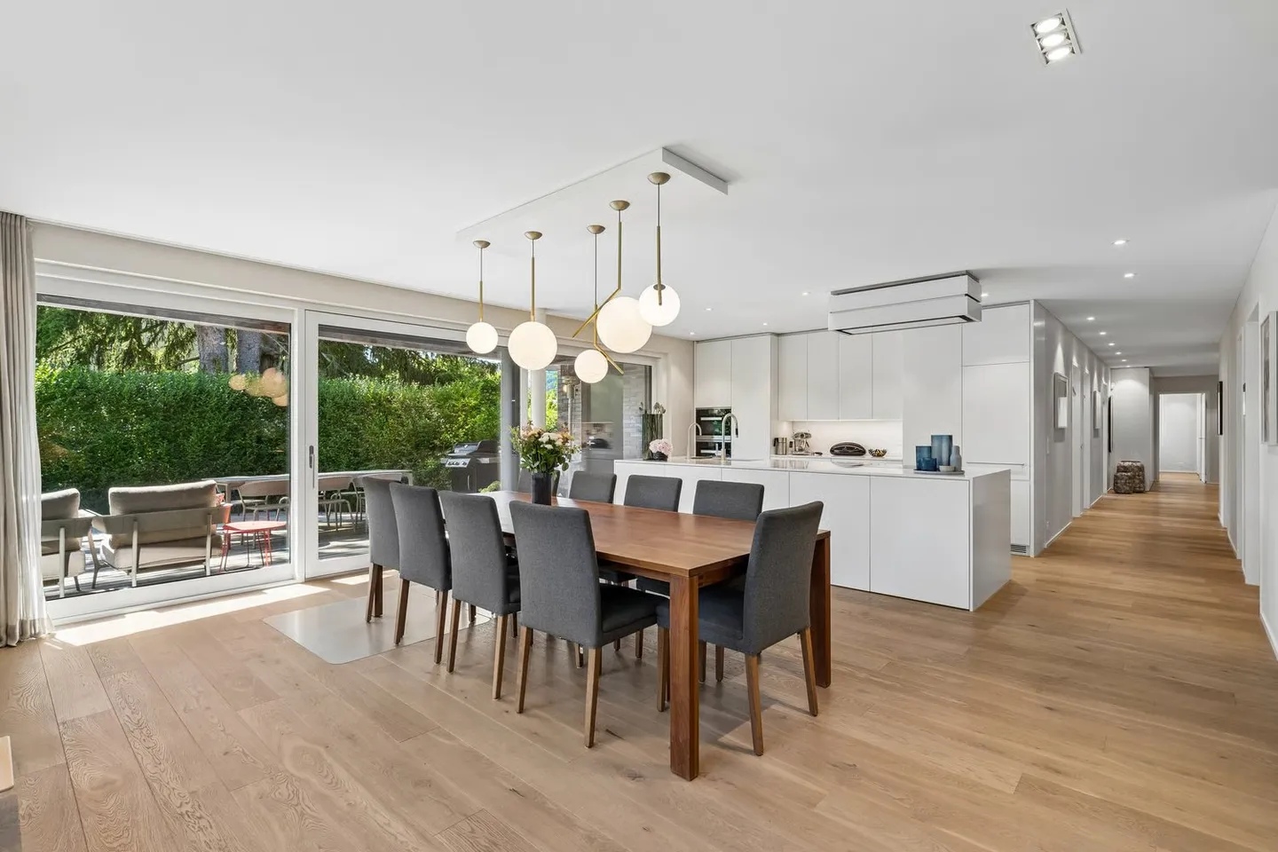 Exclusive 6.5 room garden apartment with high end finishes and private sauna - Photo 7 of 44