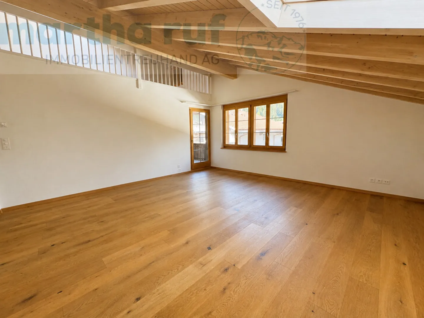 Appartement en penthouse spacieux de 3,5 pièces avec galerie - Photo 2 sur 13
