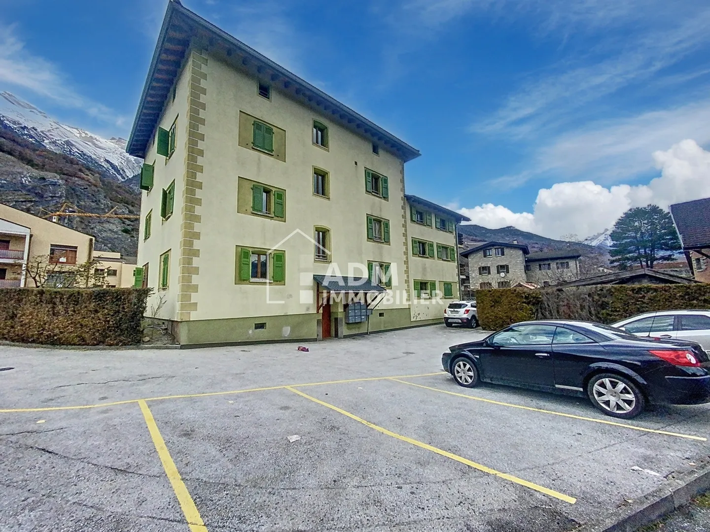 Residential building for sale - Photo 2 of 2