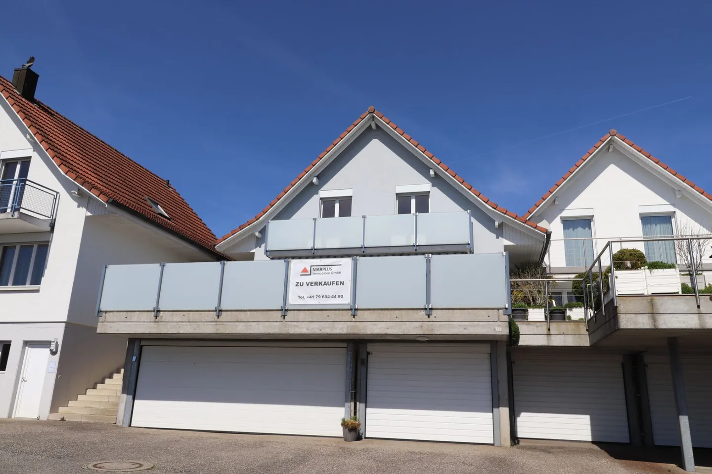 Maison individuelle de 4,5 pièces avec salle de loisirs et grande terrasse avec vue fantastique jusqu'aux Alpes - Photo 16 sur 18