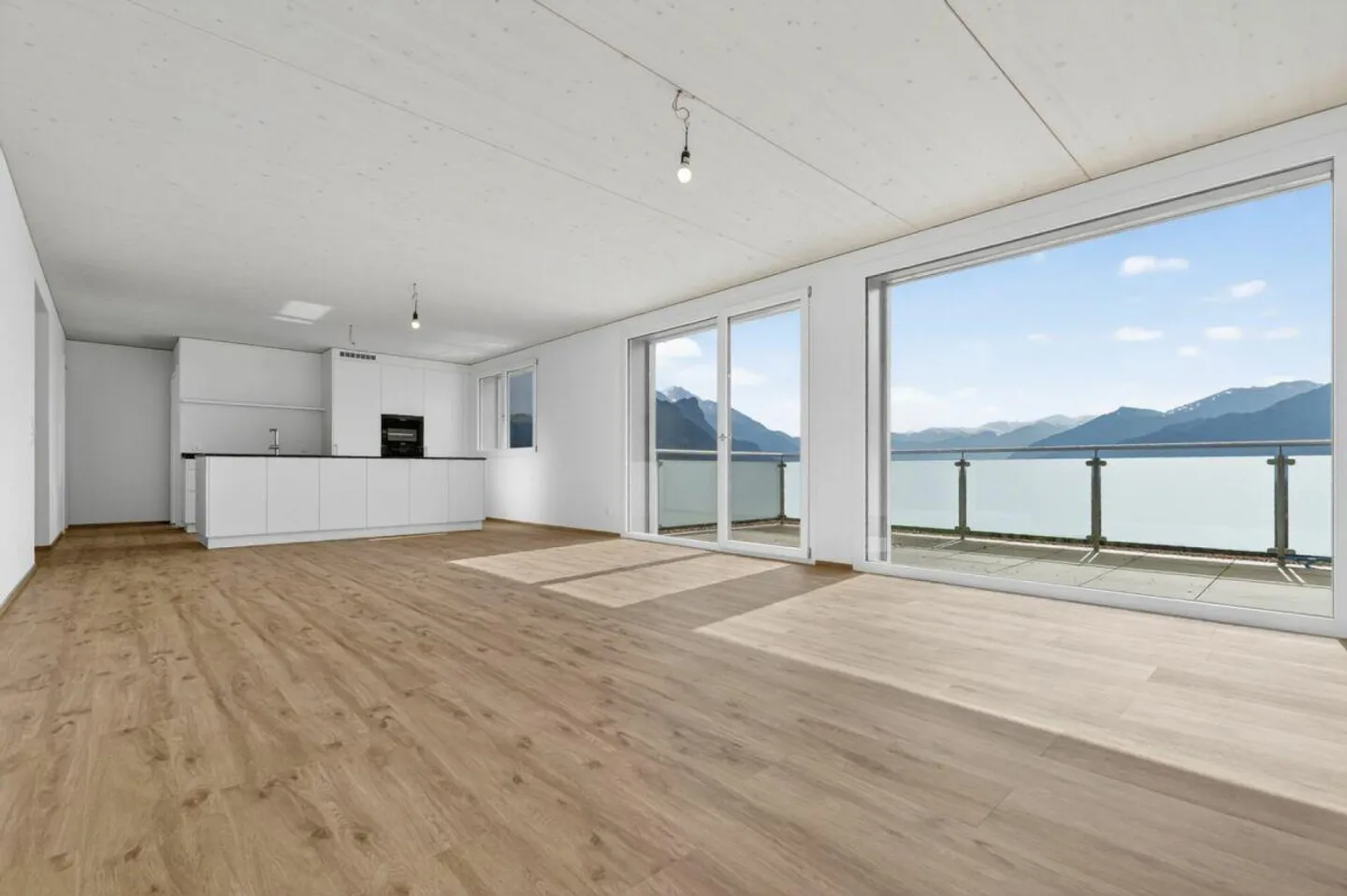 Modern 5.5-room single-family house with flexible 2.5-room apartment - Photo 9 of 30