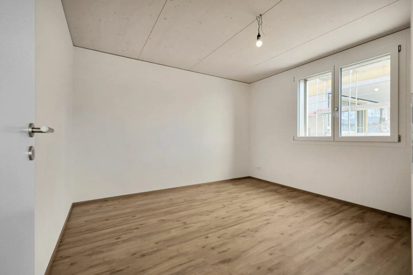 Modern 5.5-room single-family house with flexible 2.5-room apartment - Photo 13 of 30