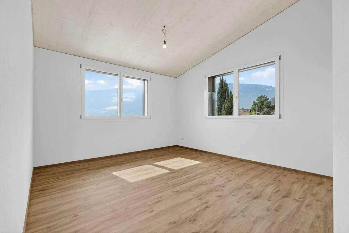 Modern 5.5-room single-family house with flexible 2.5-room apartment - Photo 17 of 30