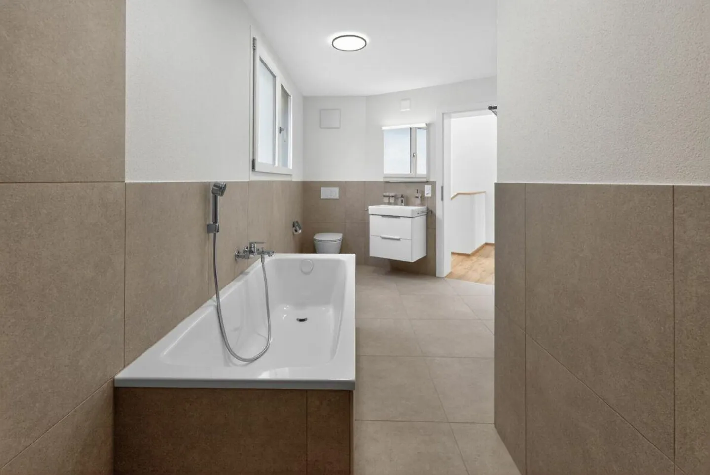 Modern 5.5-room single-family house with flexible 2.5-room apartment - Photo 20 of 30