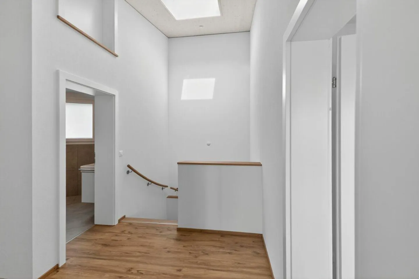 Modern 5.5-room single-family house with flexible 2.5-room apartment - Photo 21 of 30