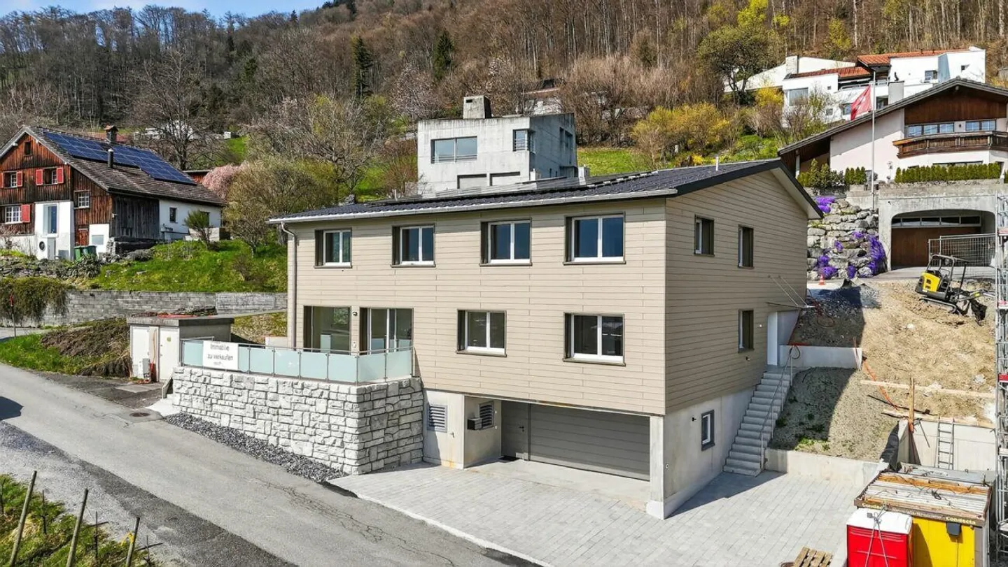 Modern 5.5-room single-family house with flexible 2.5-room apartment - Photo 6 of 30
