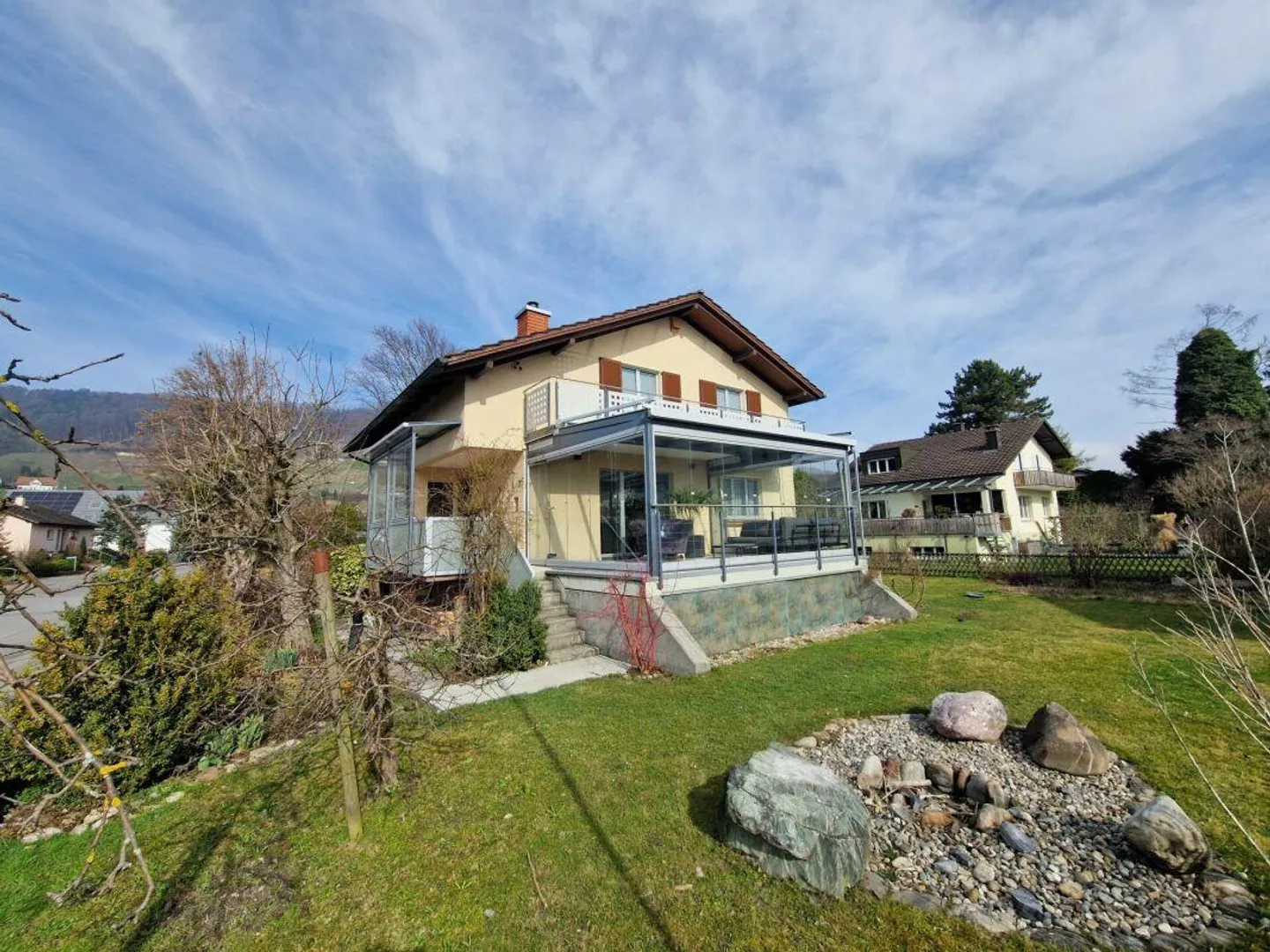 Renovated 5.5 Room Single Family House in a Quiet Location - Photo 2 of 19