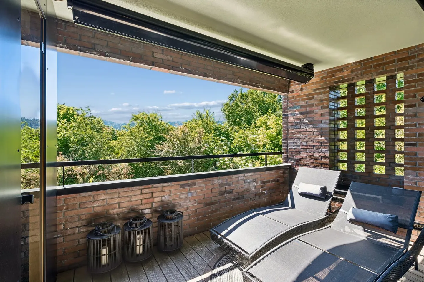 Exclusive 6.5 room garden apartment with high end finishes and private sauna - Photo 23 of 44