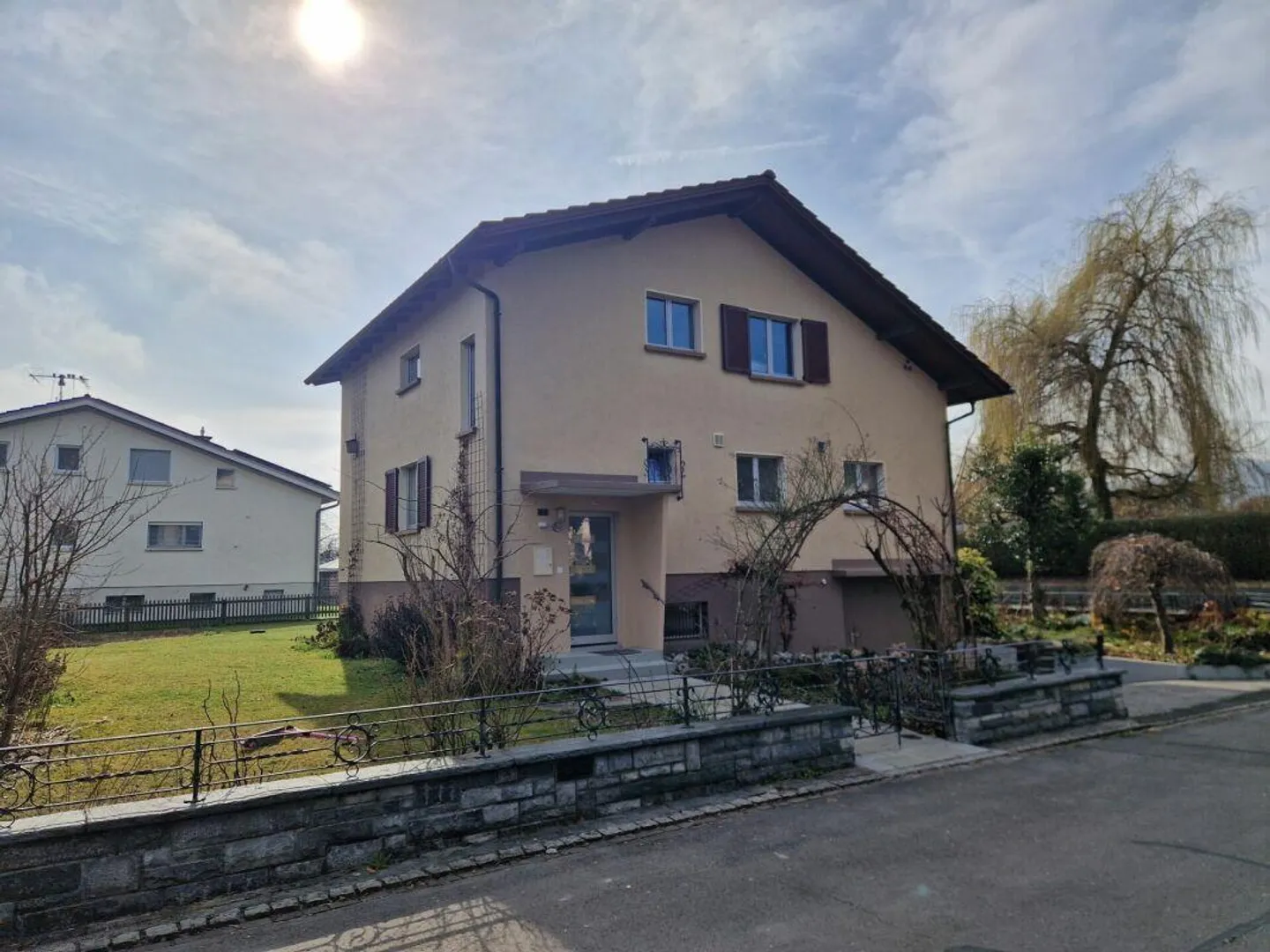 Renovated 5.5 Room Single Family House in a Quiet Location - Photo 4 of 19