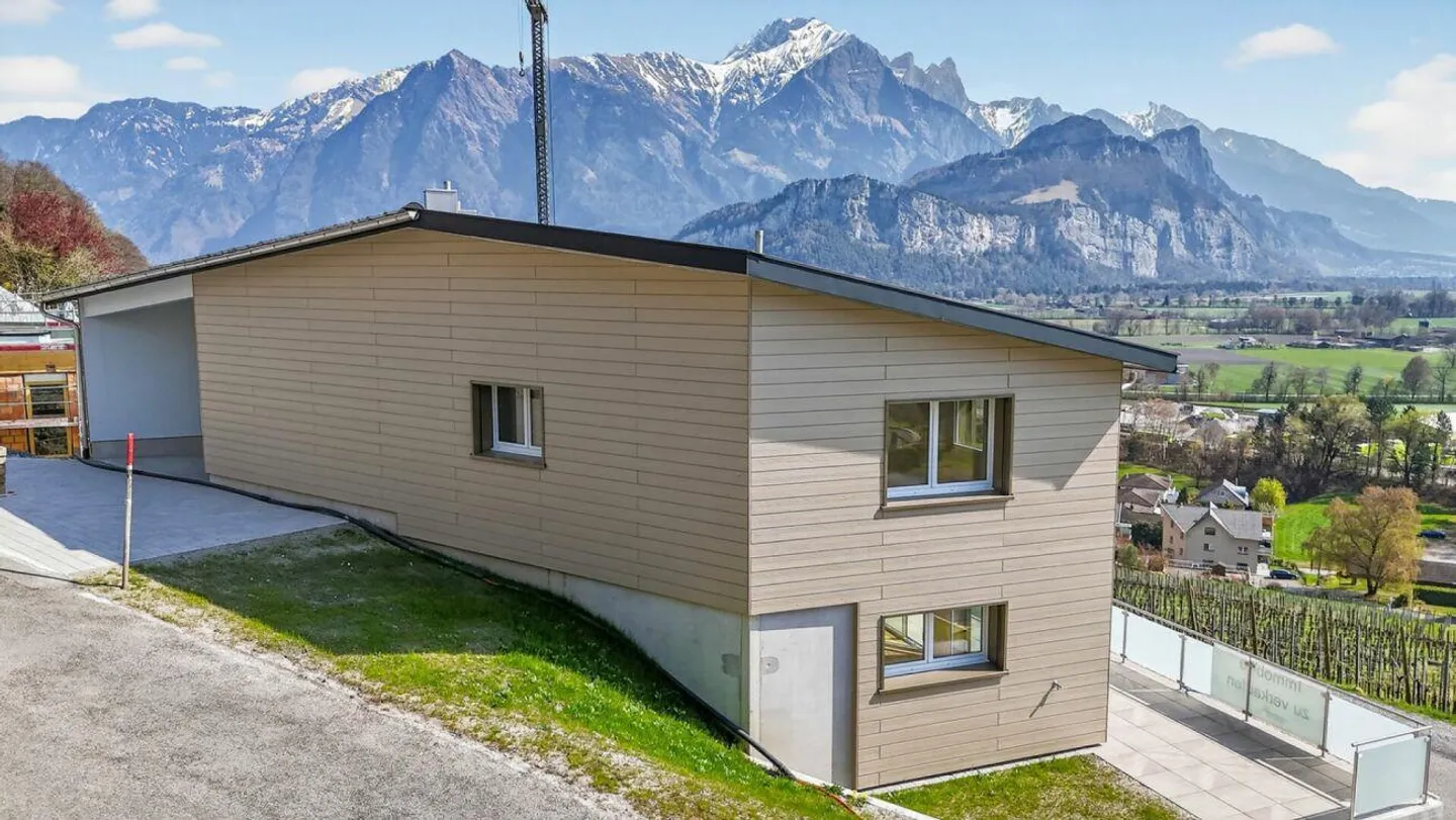 Modern 5.5-room single-family house with flexible 2.5-room apartment - Photo 29 of 30