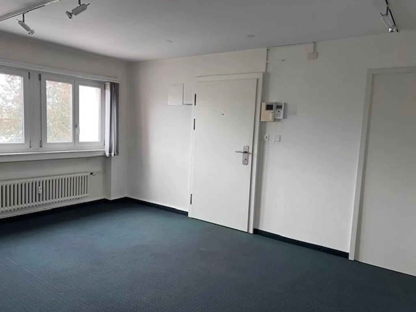 Spacious office space in a central location in Kreuzlingen - Photo 2 of 6