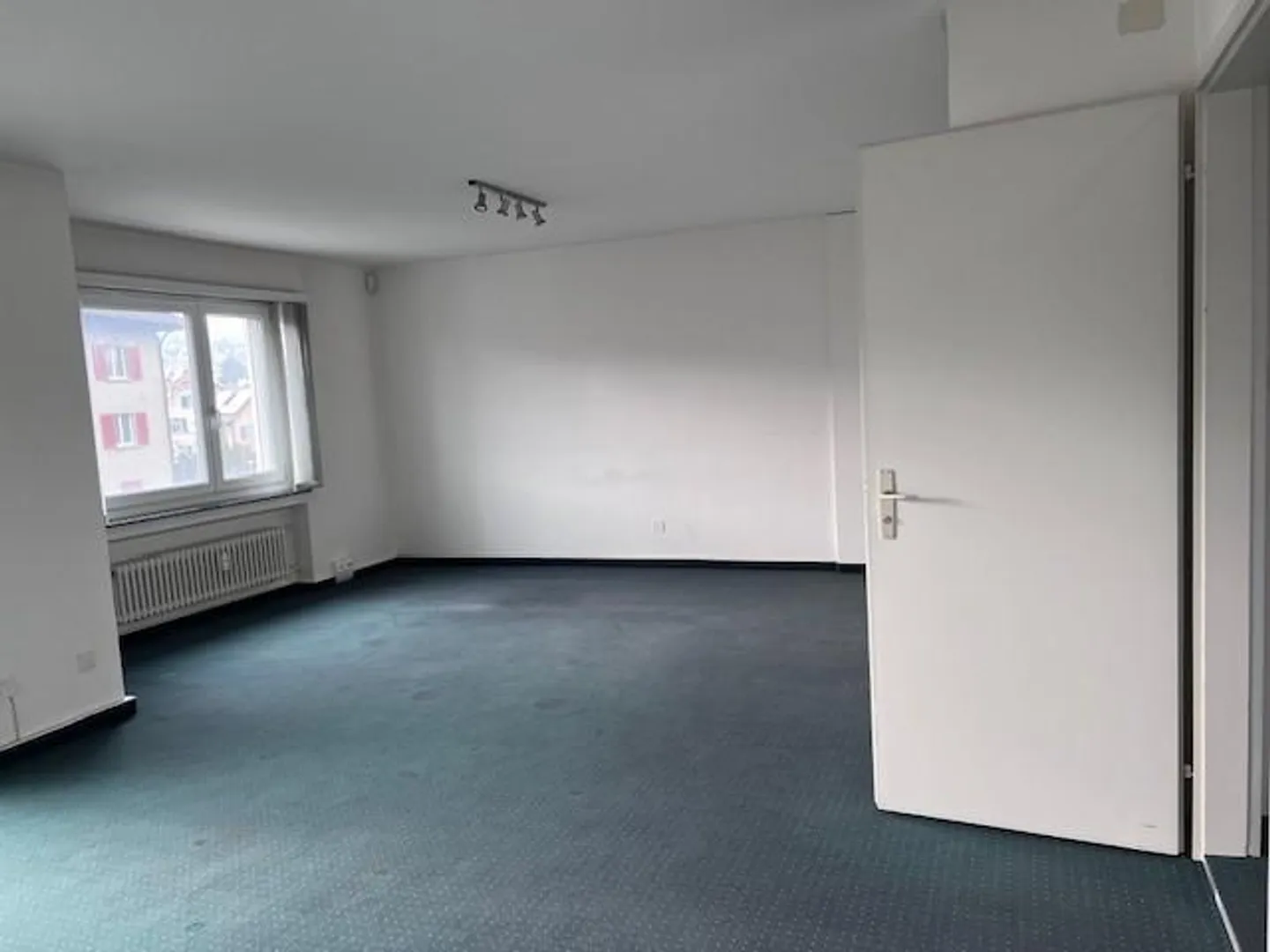 Spacious office space in a central location in Kreuzlingen - Photo 3 of 6
