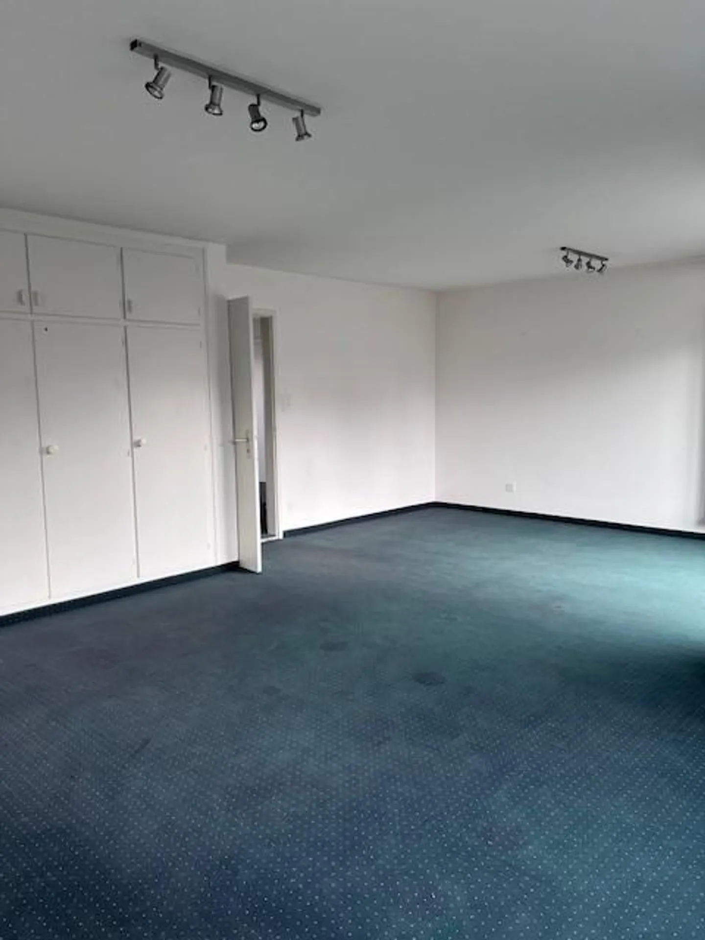 Spacious office space in a central location in Kreuzlingen - Photo 4 of 6