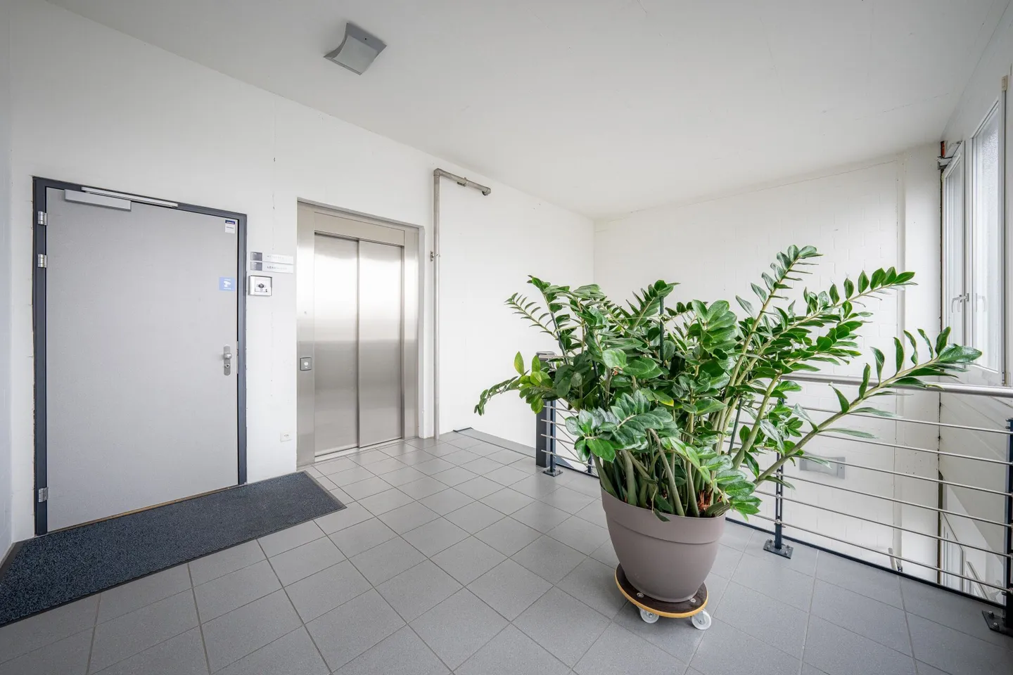 möblierte und helle Arbeitsplätze in Trübbach zu vermieten - flexibel ab 6 m² - auf halbtages Basis - Photo 5 sur 6