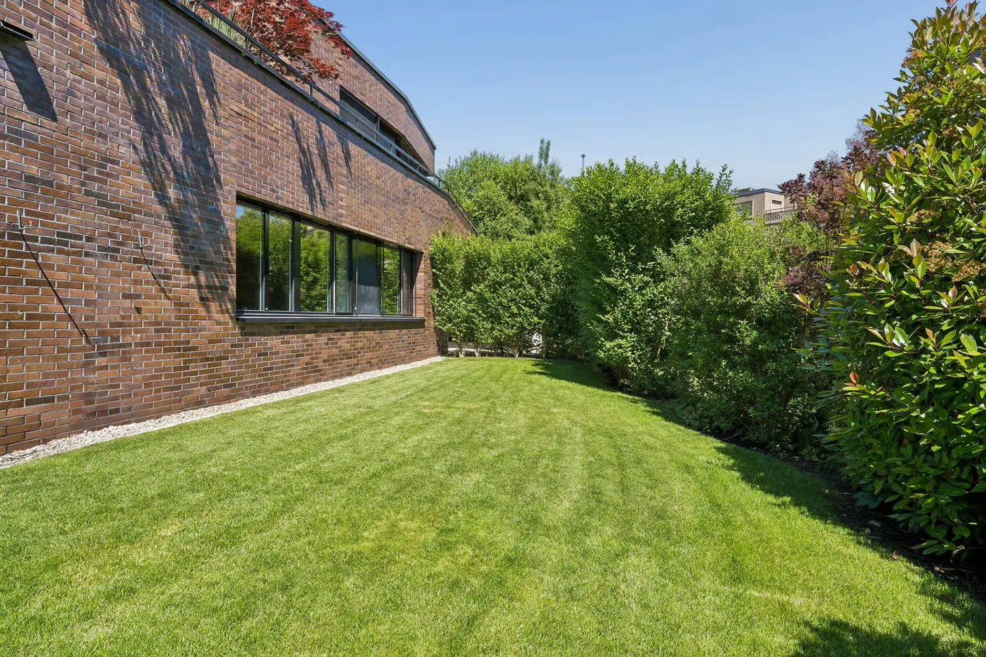 Exclusive 6.5 room garden apartment with high end finishes and private sauna - Photo 41 of 44