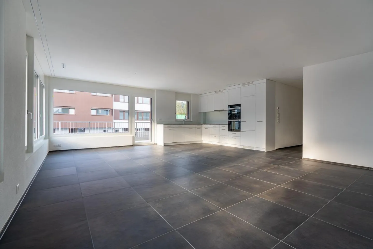 Moderne 3.5-Zimmerwohnung in der Natur - Foto 2 von 7