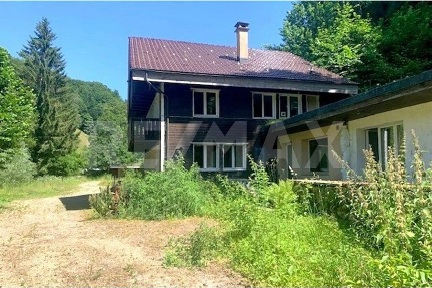 Natura pura! Casa a 3 famiglie, proprietà commerciale inclusa parcella forestale su 11.000 m2 - Foto 2 di 12