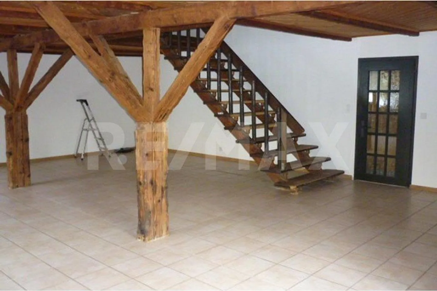 Natura pura! Casa a 3 famiglie, proprietà commerciale inclusa parcella forestale su 11.000 m2 - Foto 6 di 12