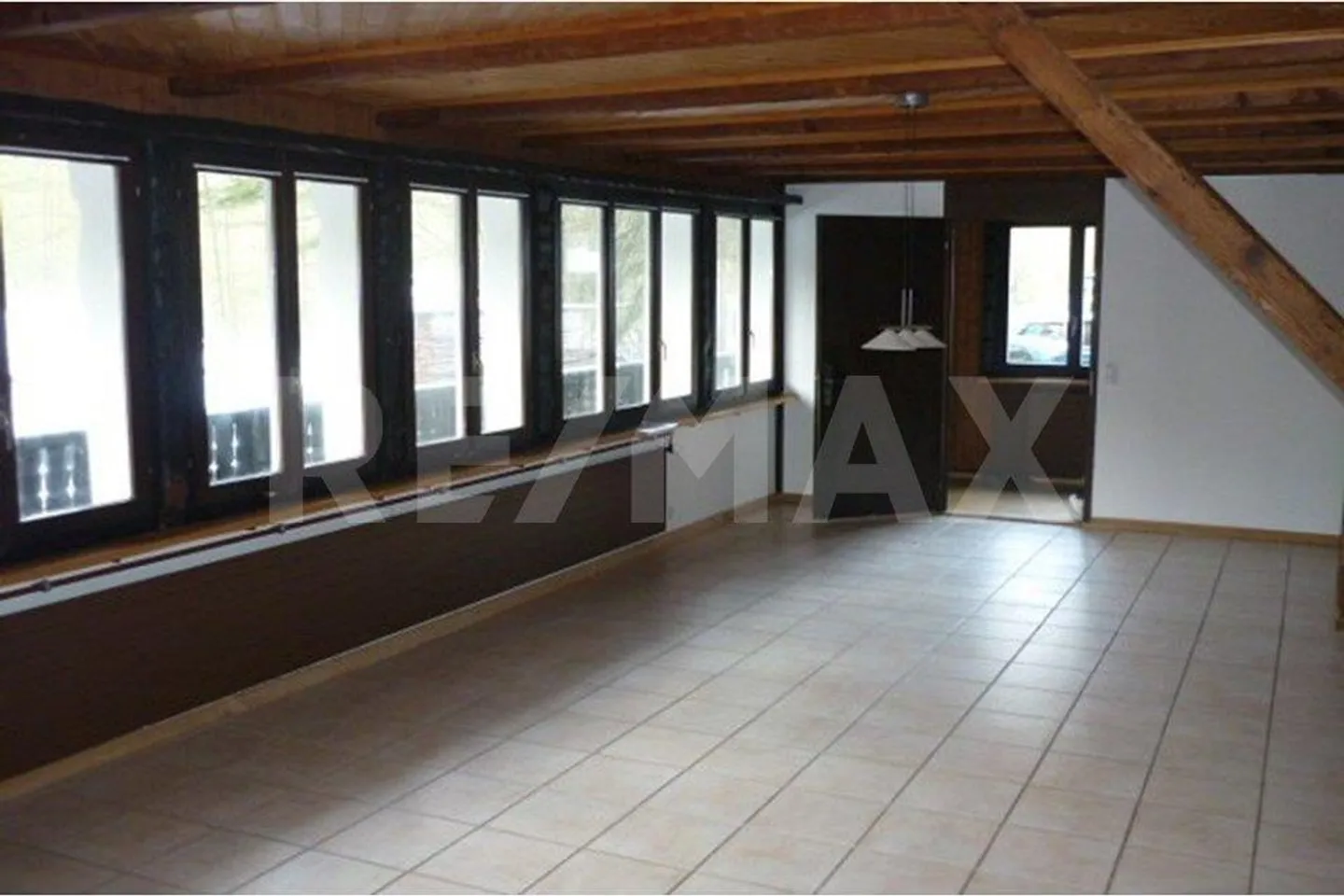 Natura pura! Casa a 3 famiglie, proprietà commerciale inclusa parcella forestale su 11.000 m2 - Foto 8 di 12